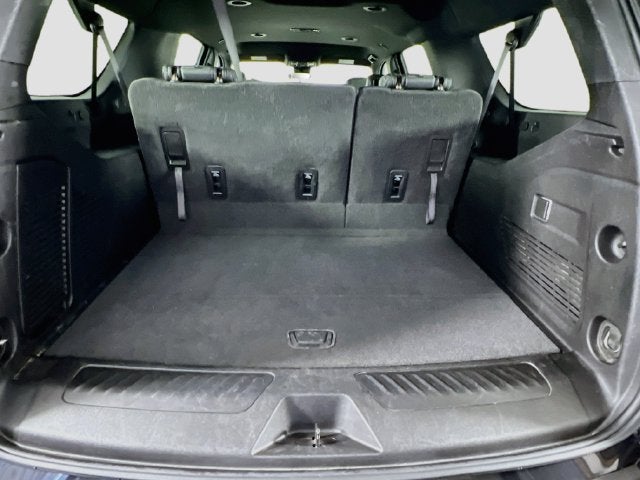2025 Chevrolet Suburban LT