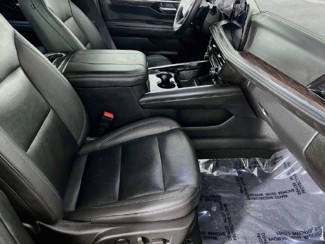 2025 Chevrolet Suburban LT