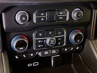 2023 Chevrolet Suburban High Country