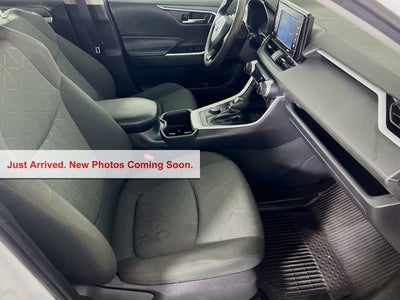 2022 Toyota RAV4 Hybrid XLE