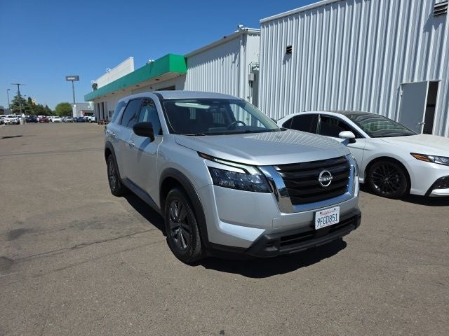 2023 Nissan Pathfinder S