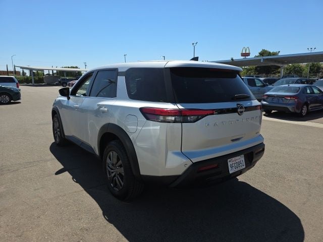 2023 Nissan Pathfinder S