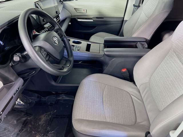 2023 Toyota Sienna LE 8 Passenger