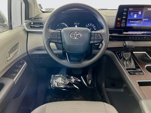 2023 Toyota Sienna LE 8 Passenger