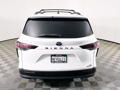 2023 Toyota Sienna LE 8 Passenger