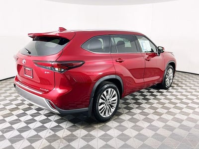 2026 Toyota Highlander Hybrid Platinum