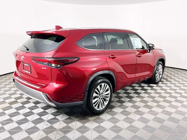 2026 Toyota Highlander Hybrid Platinum