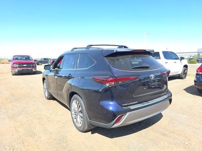 2026 Toyota Highlander Hybrid Platinum