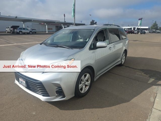 2019 Toyota Sienna LE 8 Passenger