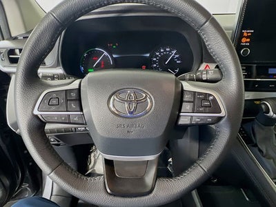 2025 Toyota Sienna XLE 8 Passenger