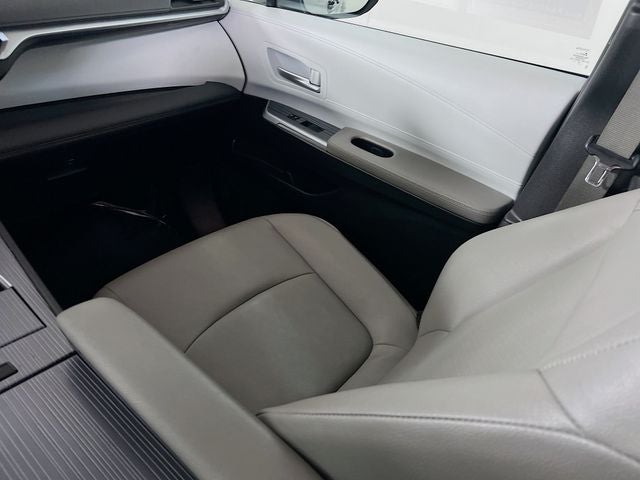 2025 Toyota Sienna XLE 8 Passenger