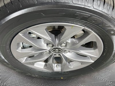 2025 Toyota Sienna XLE 8 Passenger