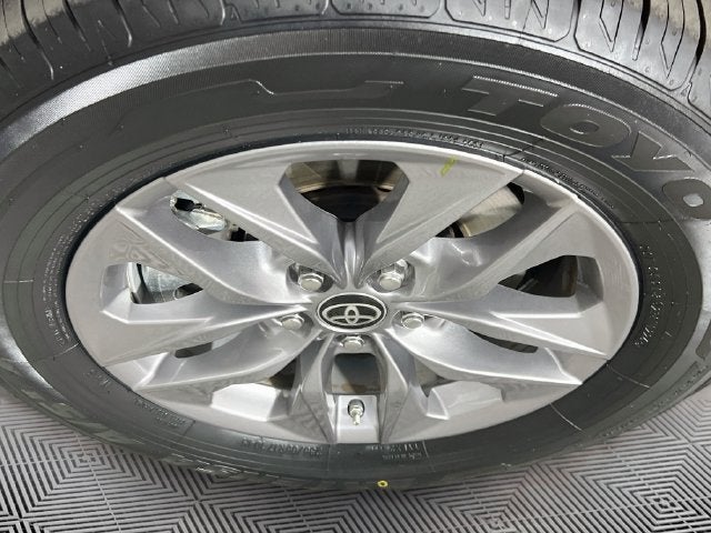 2025 Toyota Sienna XLE 8 Passenger