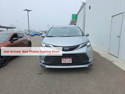 2024 Toyota Sienna XLE