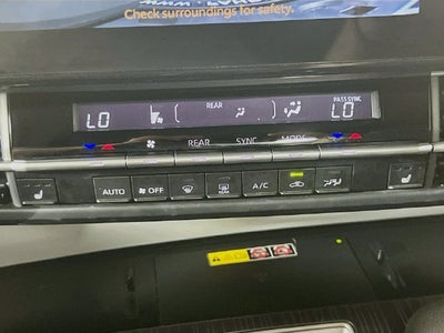 2025 Toyota Sienna XLE 8 Passenger