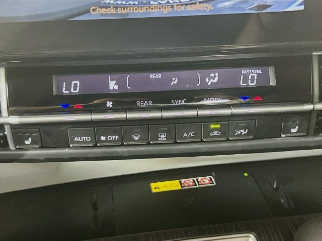 2025 Toyota Sienna XLE 8 Passenger