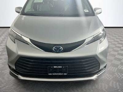 2025 Toyota Sienna XLE 8 Passenger