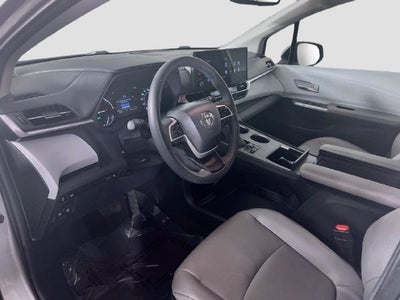 2025 Toyota Sienna XLE 8 Passenger