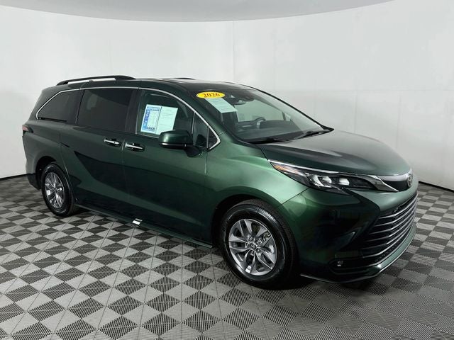 2026 Toyota Sienna XLE 8 Passenger