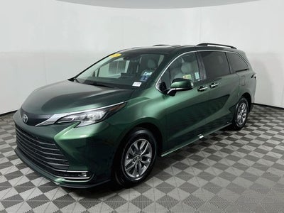 2026 Toyota Sienna XLE 8 Passenger