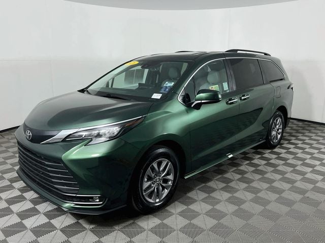 2026 Toyota Sienna XLE 8 Passenger