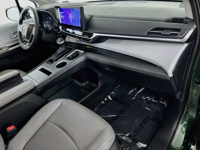 2026 Toyota Sienna XLE 8 Passenger