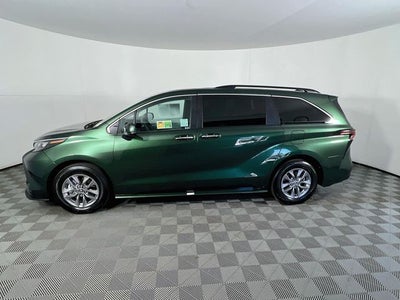 2026 Toyota Sienna XLE 8 Passenger