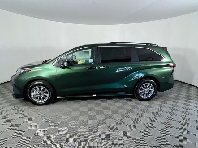 2026 Toyota Sienna XLE 8 Passenger