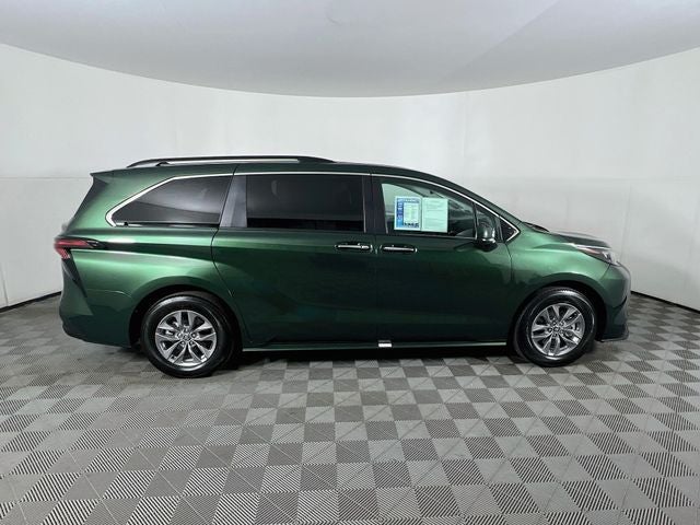 2026 Toyota Sienna XLE 8 Passenger