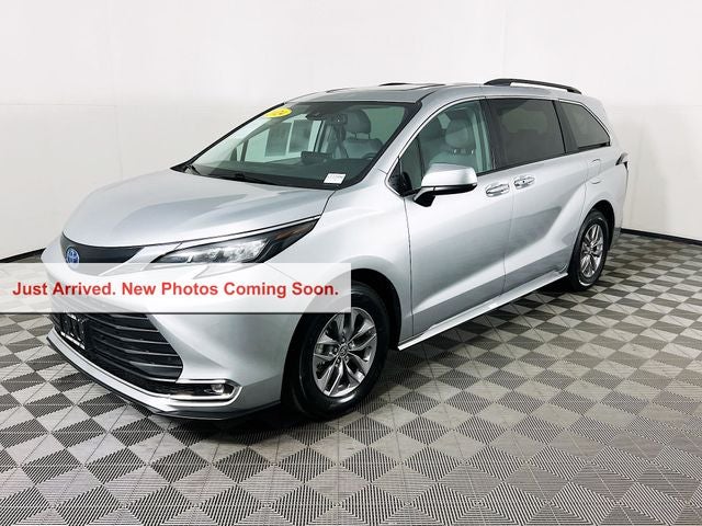 2024 Toyota Sienna XLE