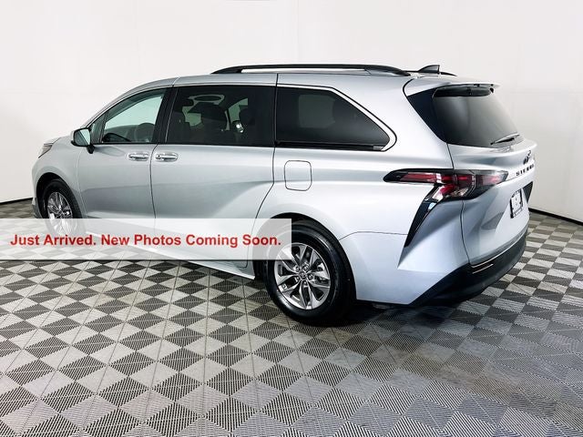 2024 Toyota Sienna XLE