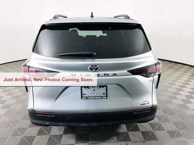 2024 Toyota Sienna XLE