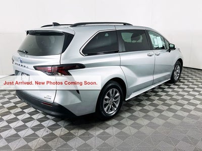 2024 Toyota Sienna XLE