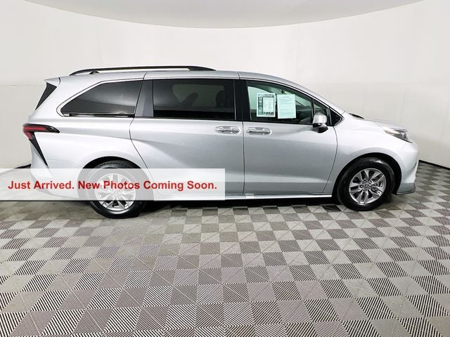 2024 Toyota Sienna XLE
