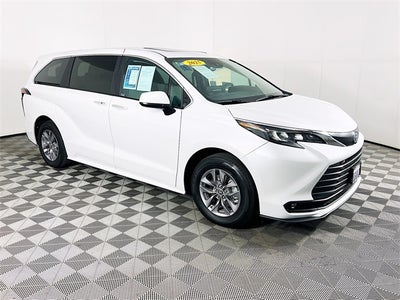 2025 Toyota Sienna XLE 7 Passenger