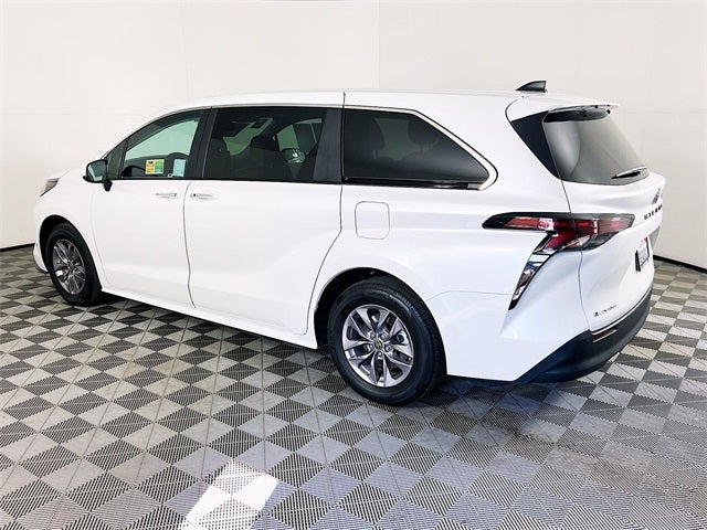 2025 Toyota Sienna XLE 7 Passenger