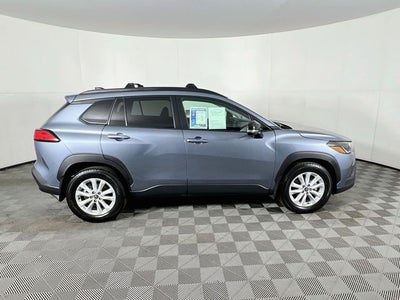 2025 Toyota Corolla Cross LE