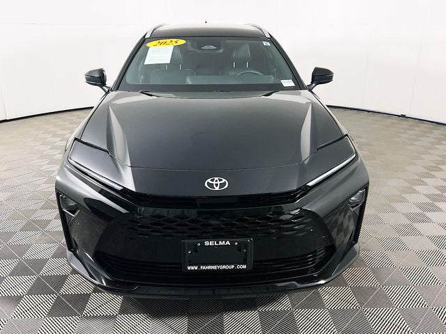 2025 Toyota Crown Signia XLE