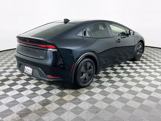 2025 Toyota Prius LE