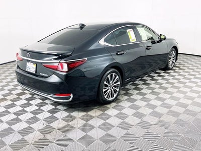 2019 Lexus ES 300h