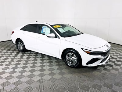 2025 Hyundai ELANTRA SE