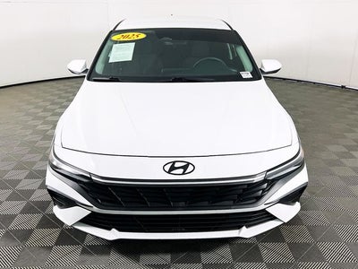 2025 Hyundai ELANTRA SE