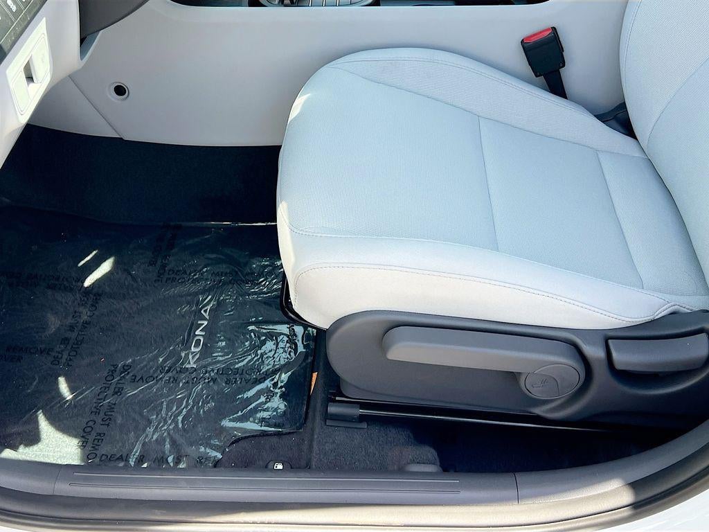2026 Hyundai KONA SE FWD