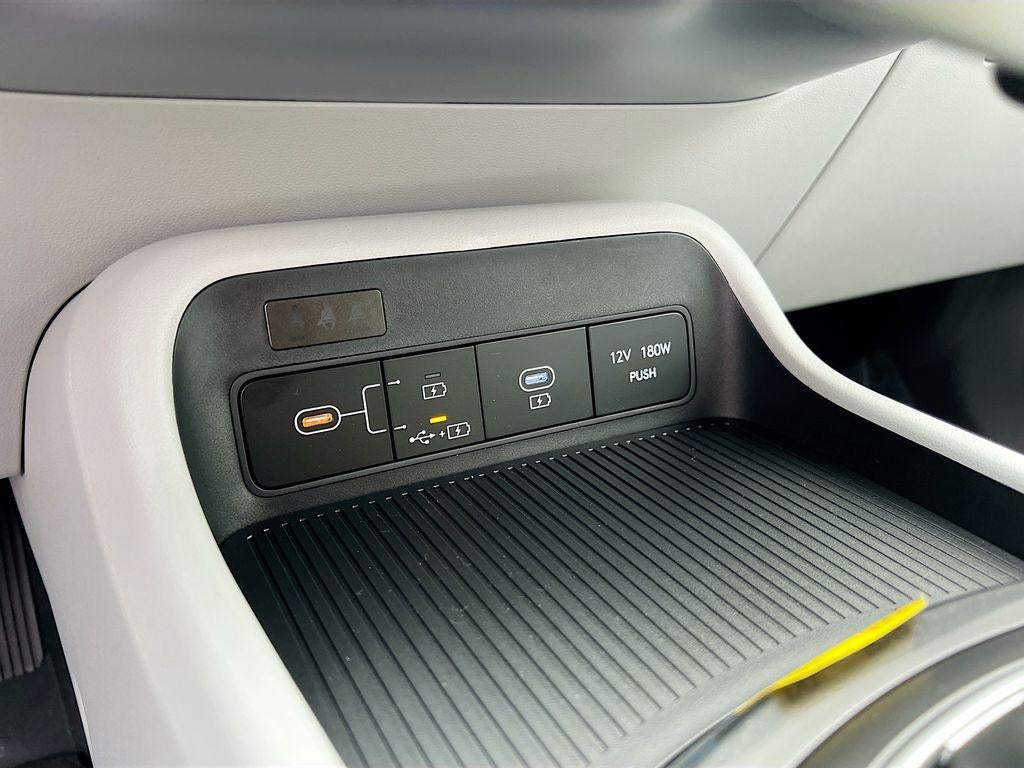 2026 Hyundai KONA SE FWD