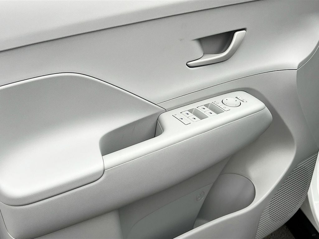 2026 Hyundai KONA SE FWD