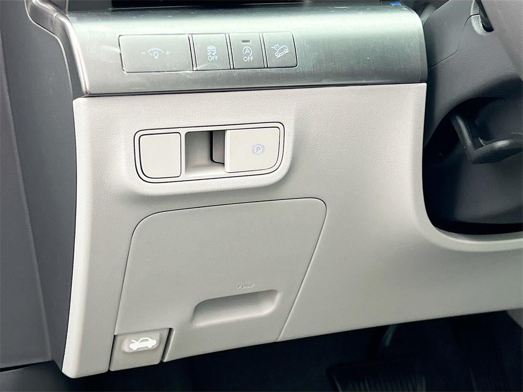 2026 Hyundai KONA SE FWD