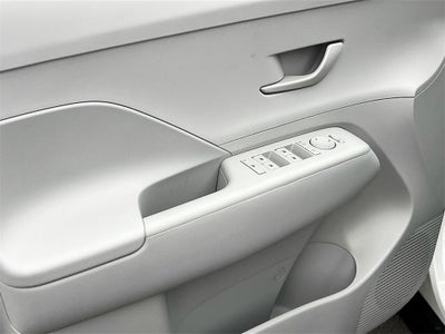 2026 Hyundai KONA SE FWD