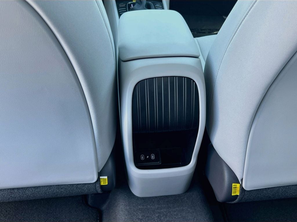 2027 Hyundai KONA SE FWD