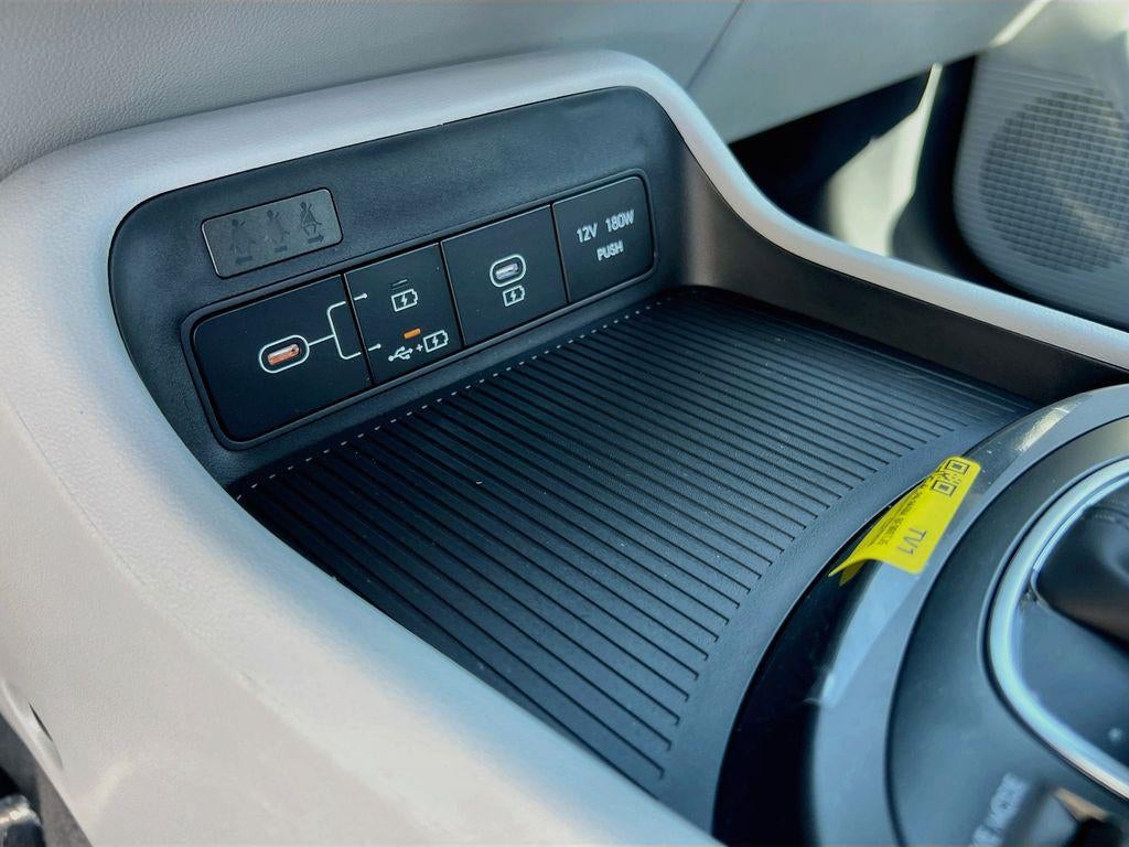 2027 Hyundai KONA SE FWD