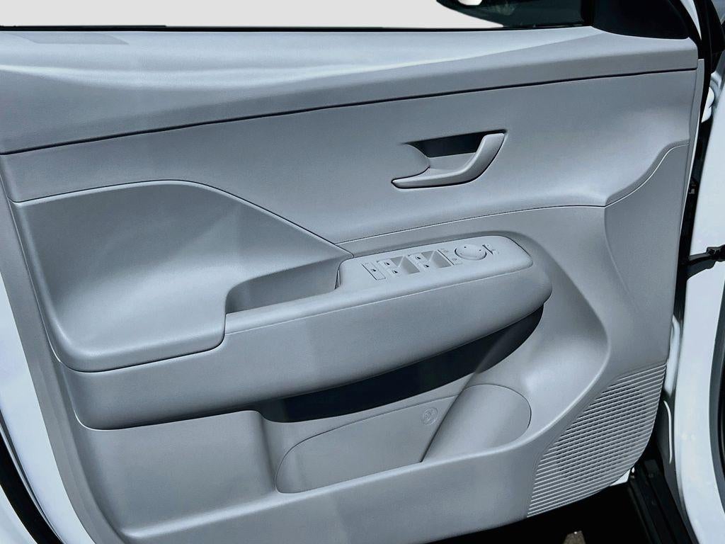 2027 Hyundai KONA SE FWD